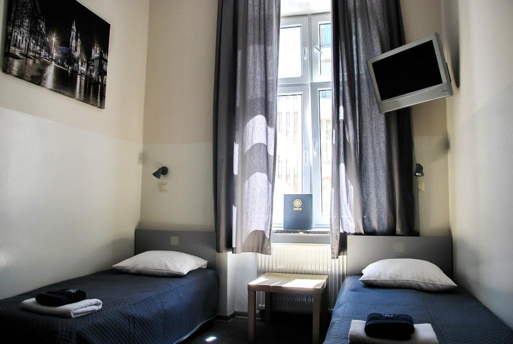 Aparthotel Kadetus Krasków Exterior foto